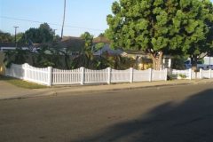 Front yard picket vinyl fence