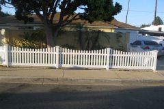 Front yard picket vinyl fence