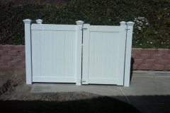 White privacy vinyl gate