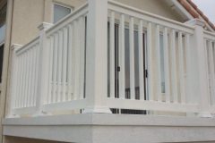 closed picket railing with breadloaf top rail